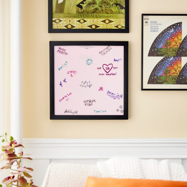 Studio Décor T-Shirt Frame - Image 2